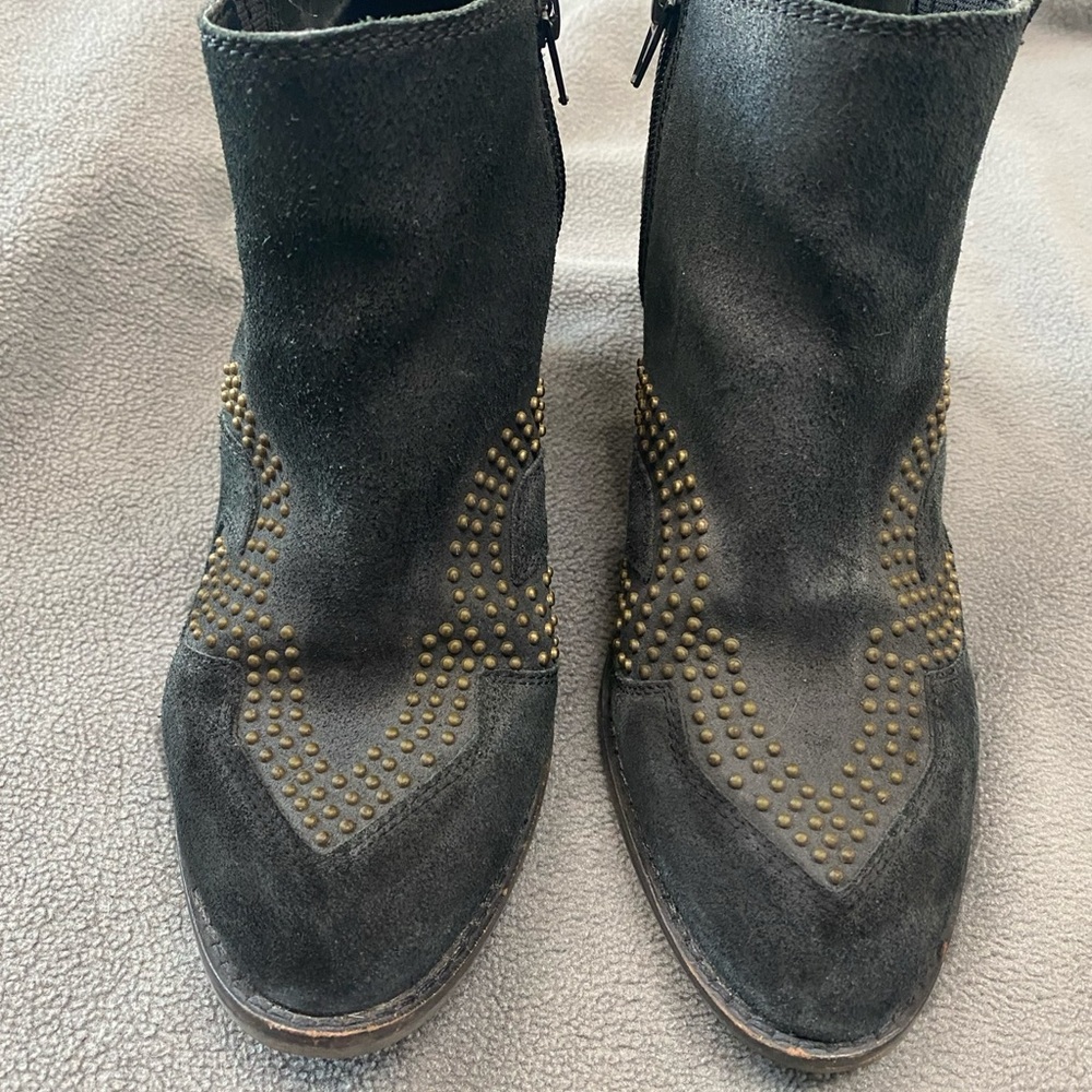 Lucky Brand Black booties with Gold Design